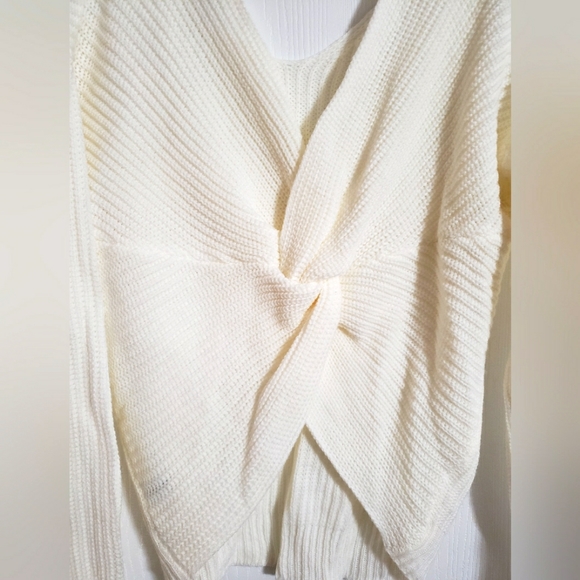 Twist Back Sweater NWT - Picture 4 of 5